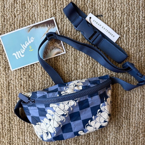 ALOHA Collection Handbags - Lightweight Fanny Pack